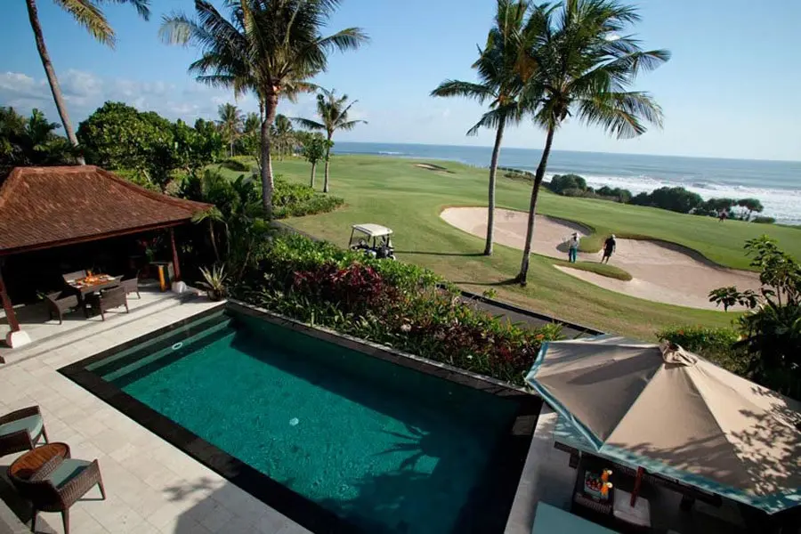 Top 3 Villa Recommendations for Golf Enthusiasts