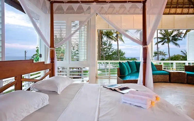 Stunning plantation style 6 bedrooms beachfront villa (14)