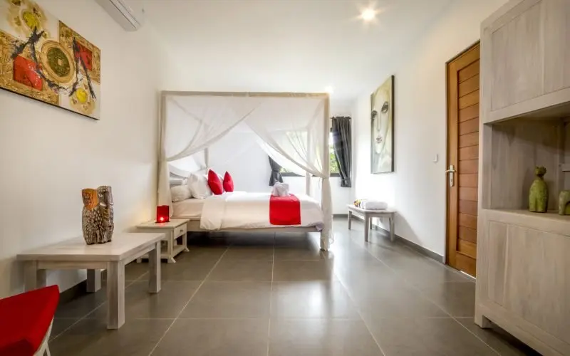Contemporary Luxury Villa With Three Bedrooms Private Tropical Garden in Seminyak 15