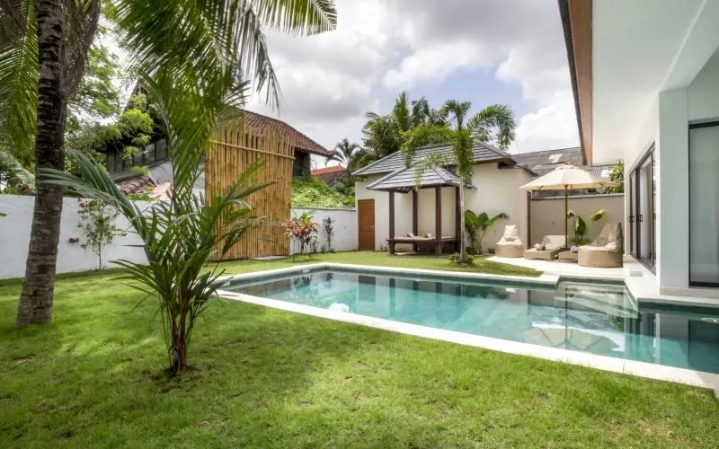 Contemporary Luxury Villa With Three Bedrooms Private Tropical Garden in Seminyak 20