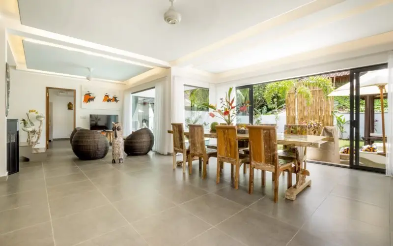 Contemporary Luxury Villa With Three Bedrooms Private Tropical Garden in Seminyak 4