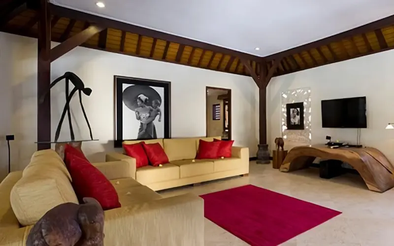 Luxurious 6 Bedroom Villa in Ubud with a Serene 25m Pool Oasis bedroom