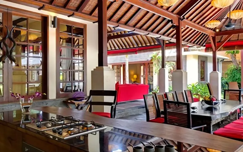 Luxurious 6 Bedroom Villa in Ubud with a Serene 25m Pool Oasis living
